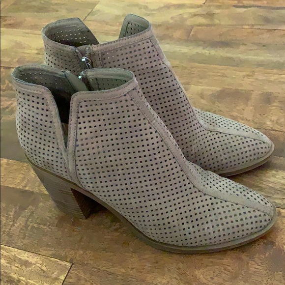 Dolce Vita Women’s Booties - Picture 1 of 7